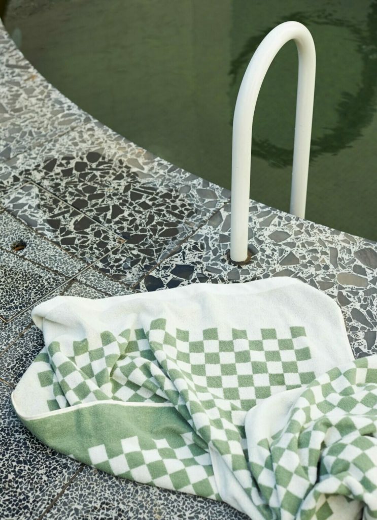Dry Off With These Soft And Sustainable Beach Blankets And Towels The