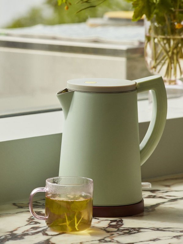 10 Non-Toxic Tea Kettles for a Safe Sustainable Brew