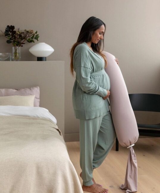 5 Best Organic Pregnancy Pillows In 2024 The Good Trade