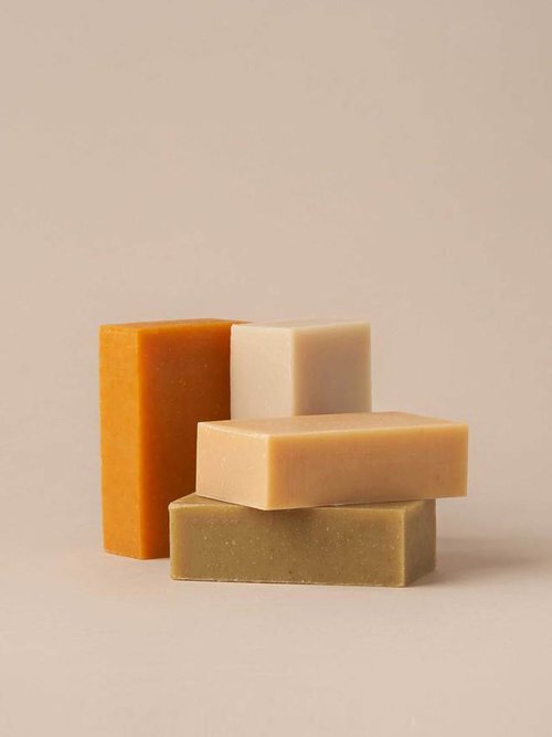 5 Plastic-Free Shampoo Bars For An Easy, Eco-Conscious Wash