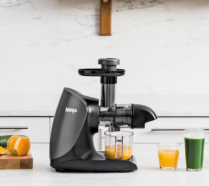 The 5 Best Cold Press Juicers For Liquid Greens - The Good Trade