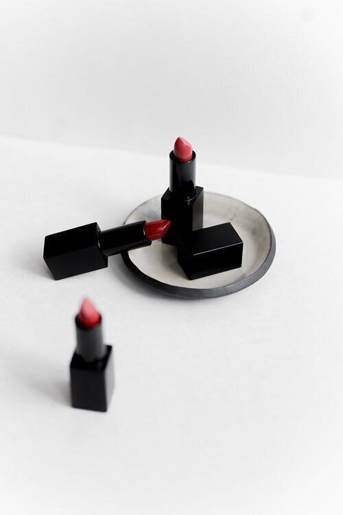 The 10 Best Natural Lipsticks With Organic Ingredients