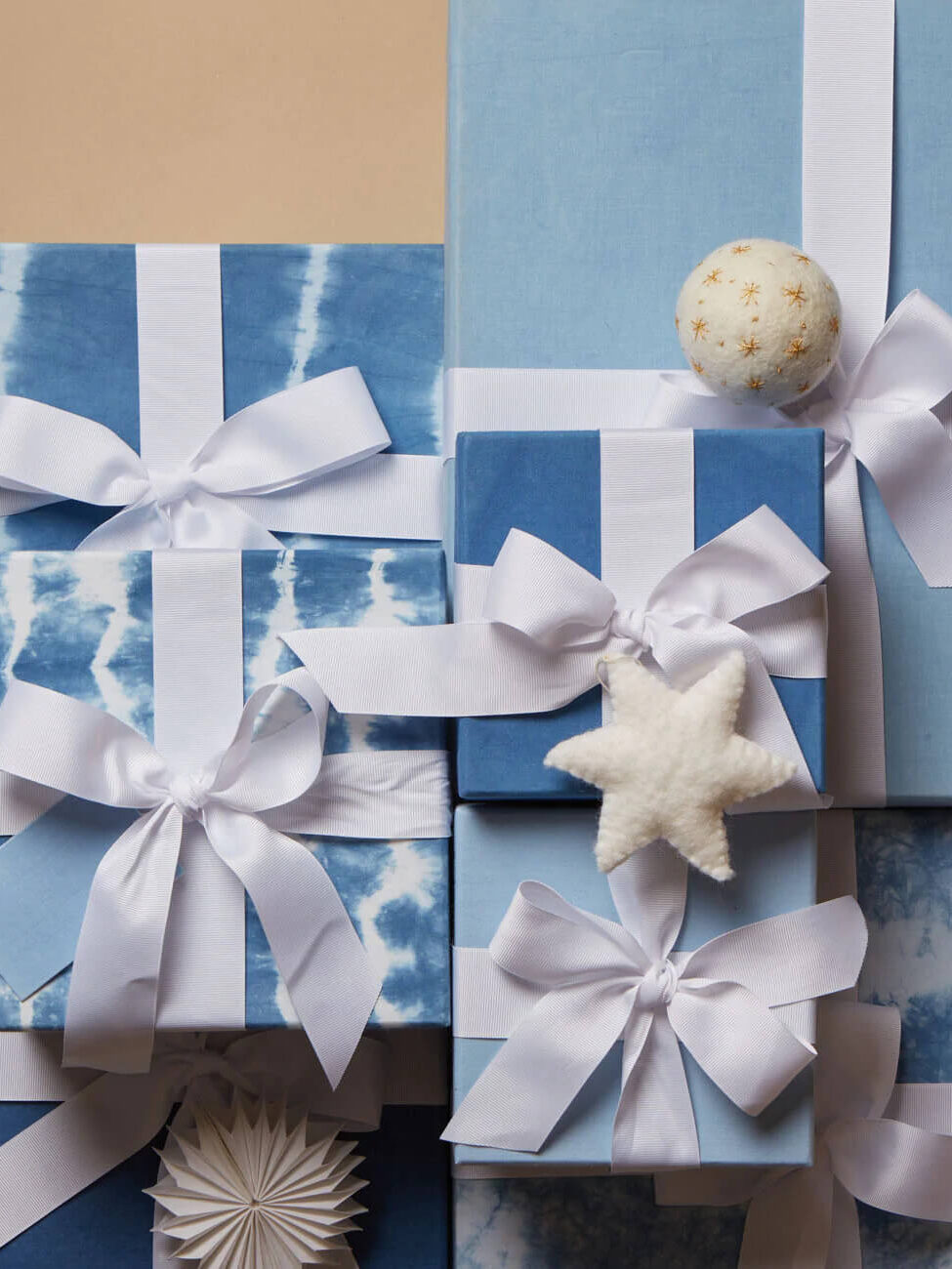 Modern Minimalist Eco-Friendly Gift Wrapping Ideas