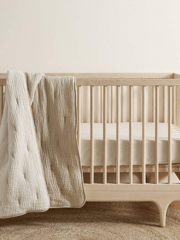 9 Organic Baby Bedding Brands For Nontoxic Crib Sheets - The Good Trade