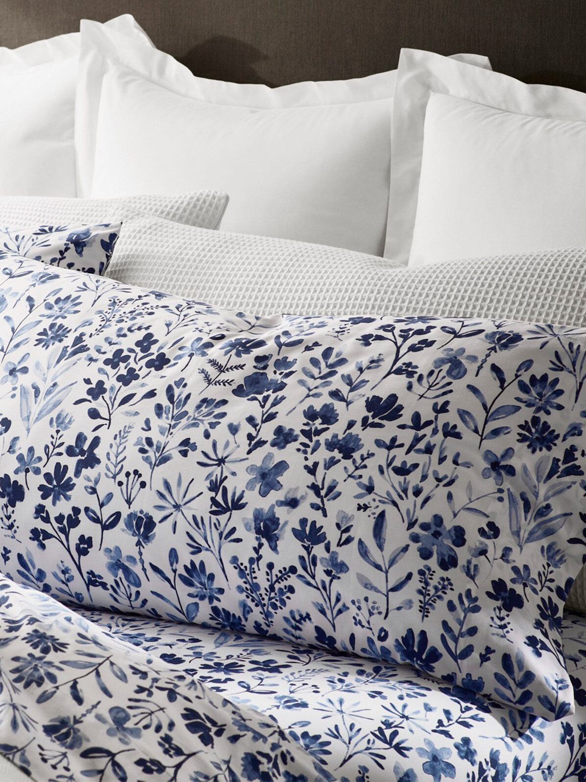 The Best Eco-Friendly Linen Bedding Sets To Choose This Winter