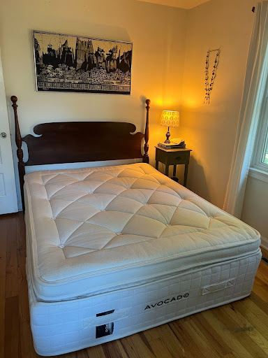 https://www.thegoodtrade.com/wp-content/uploads/2023/12/Avocado-lux-mattress.jpeg