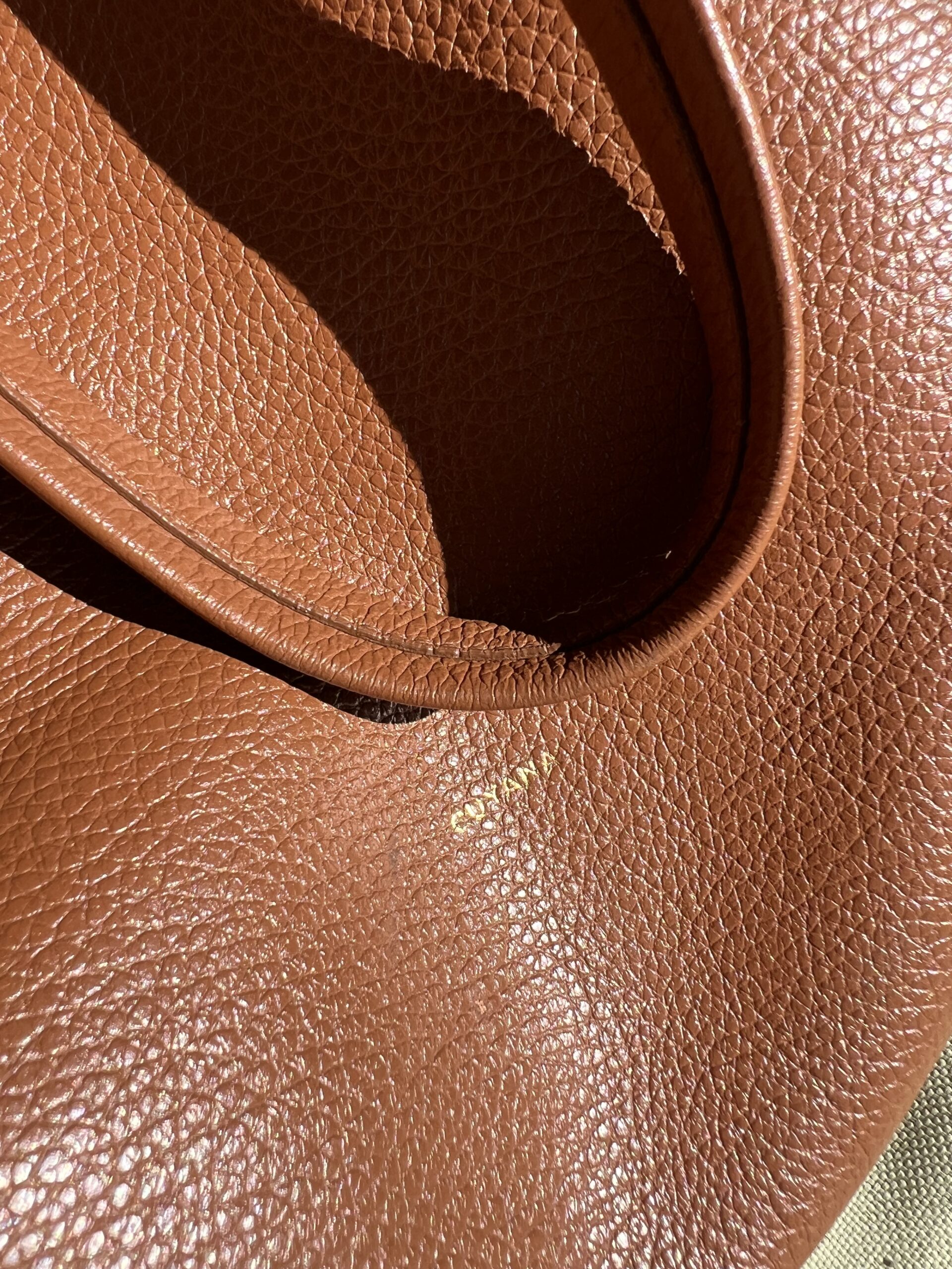 cuyana logo up close