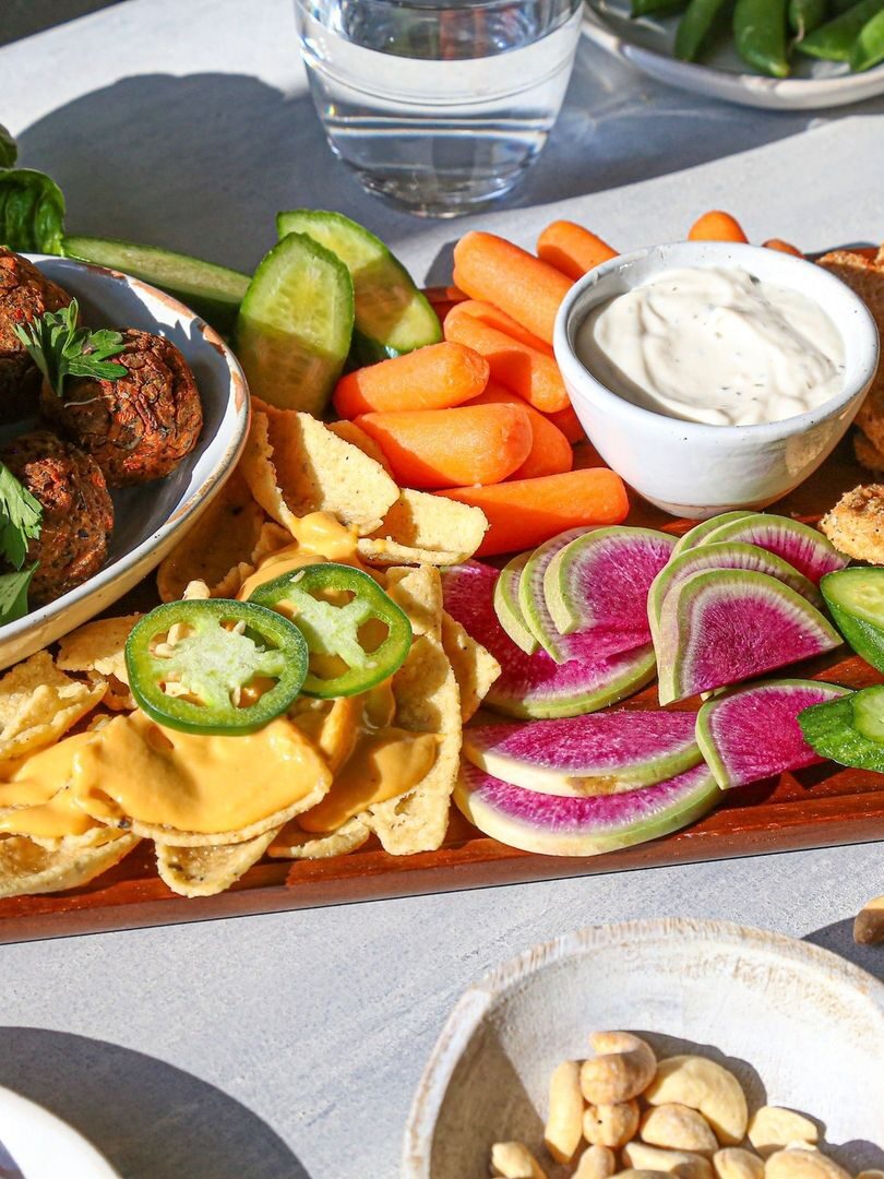 A fruit and vegetable dipping platter made using Freshdirect's produce delivery service.