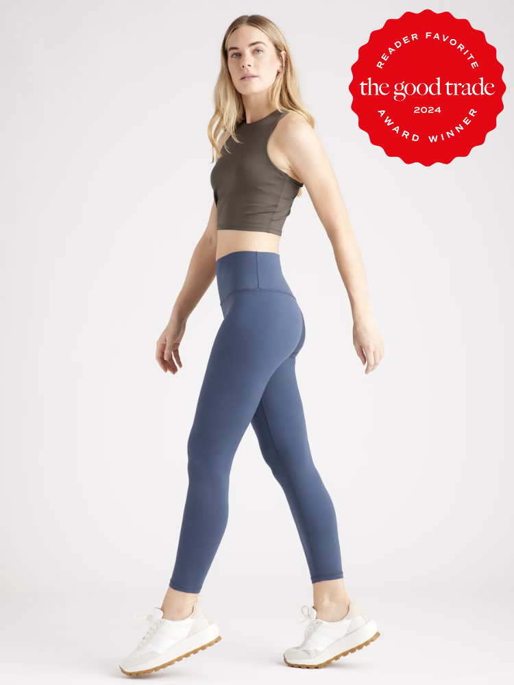 A model wearing Quince sustainable activewear. The TGT 2024 Award Winner Badge is on the right corner of the image. 