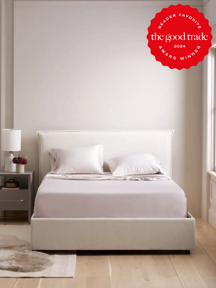 A set of light pink bamboo sheets from Quince. The TGT 2024 Award Winner Badge is on the right corner of the image.