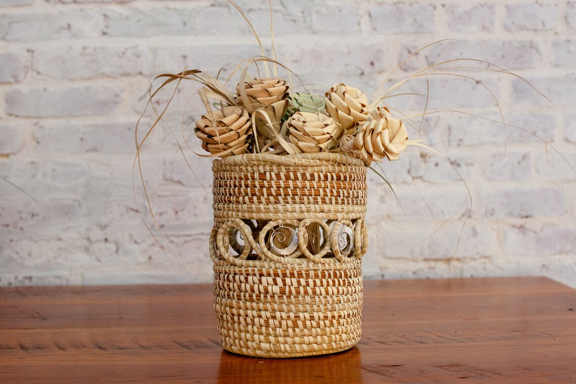Woven sweetgrass vase basket from Desmareon and Family.