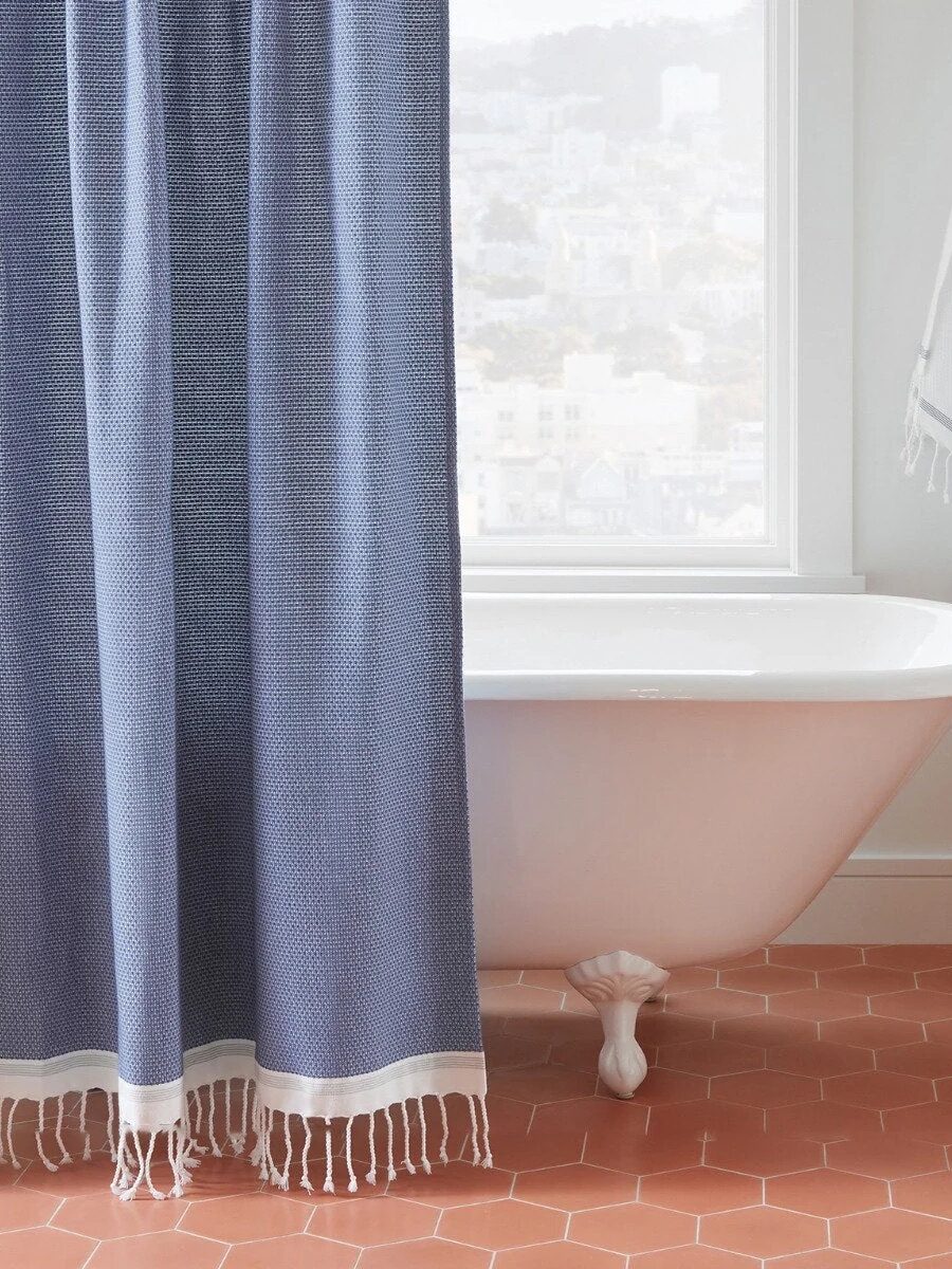 Here's Why Renters Should Invest in Custom Shower Curtains | Apartment  Therapy, image size:900x1200